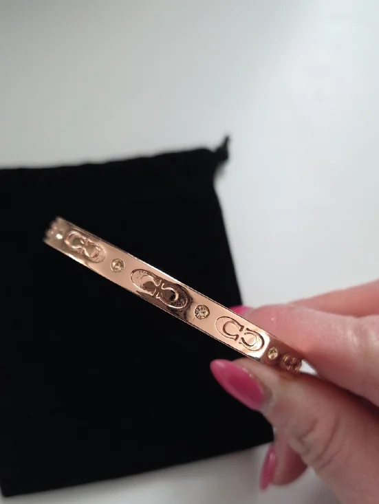 Rose Gold Bracelet with Interlocking Double C Motif - Picture 1 of 6